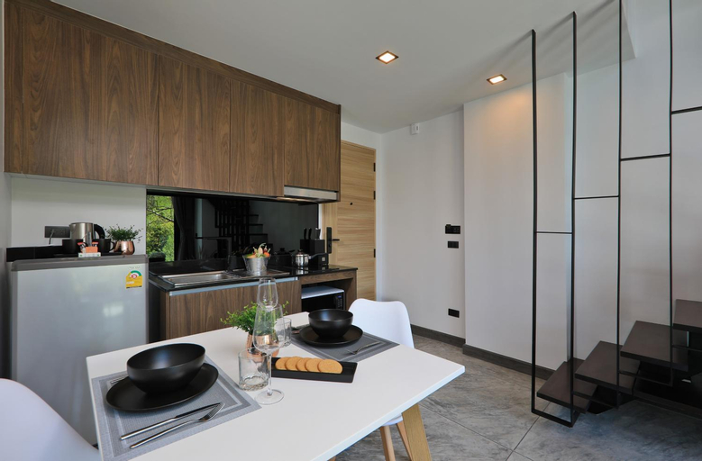 Dining Room 6