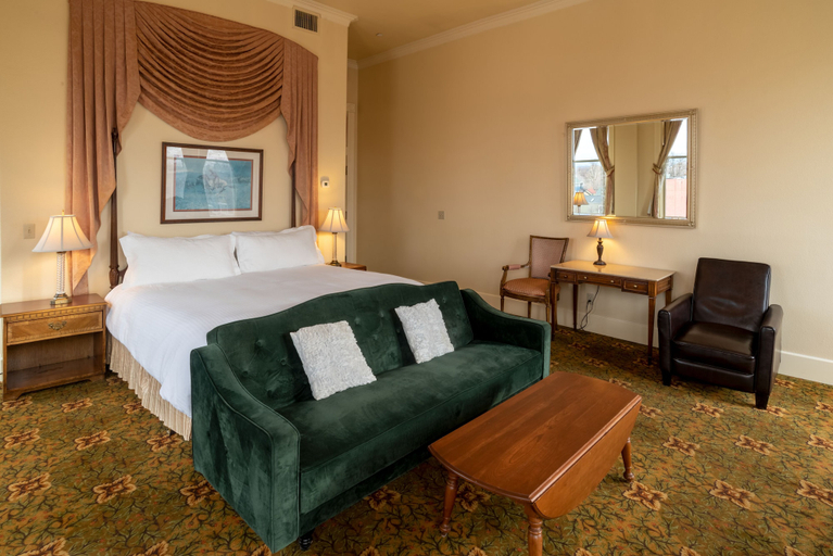 Bedroom 3, Geiser Grand Hotel, Baker