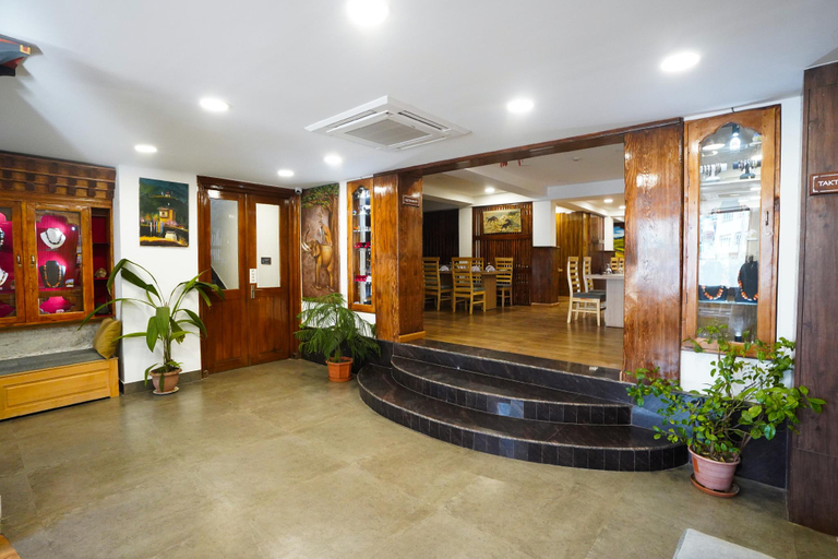Others 4, Hotel Taktsang, Chang