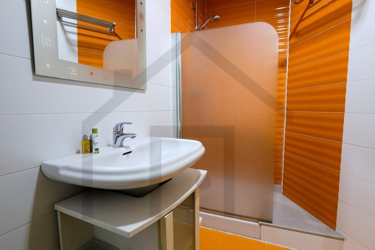 Bathroom 5, Loft en Oviedo - Ideal para 3 personas, Asturias