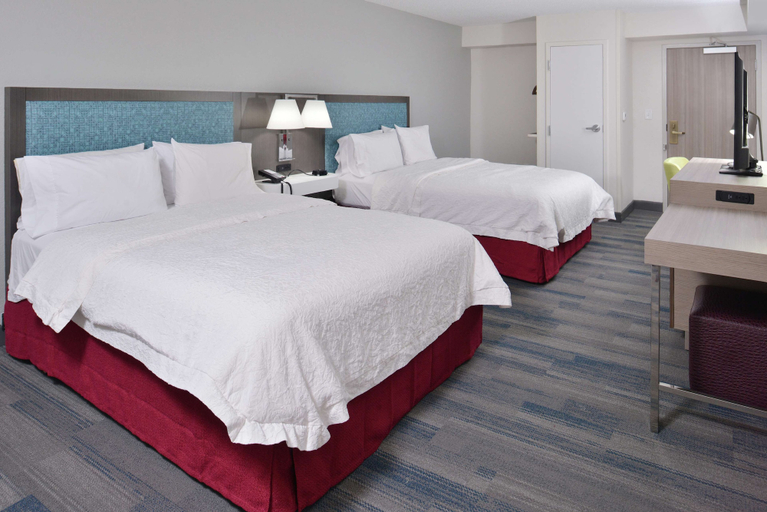 Bedroom 3, Hampton Inn Greenville, Butler