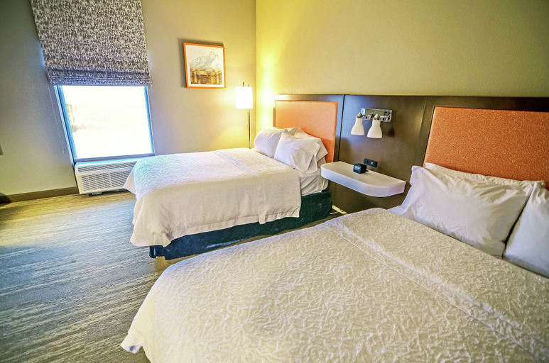 Bedroom 2, Hampton Inn Ft Payne, De Kalb