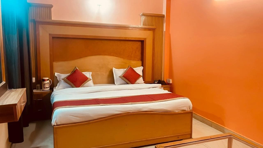 Bedroom 2, Gyan Ganga - A Luxurious Hotel, Dehradun