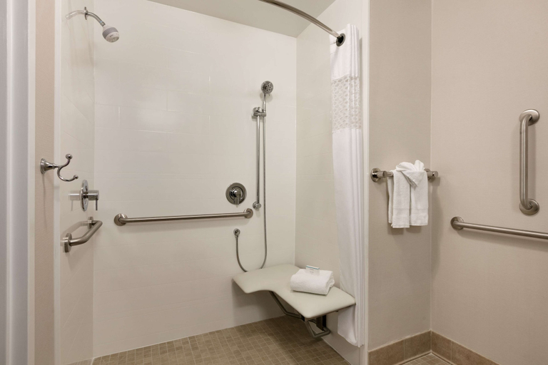 Bathroom 4, Hampton Inn & Suites Hershey, Dauphin