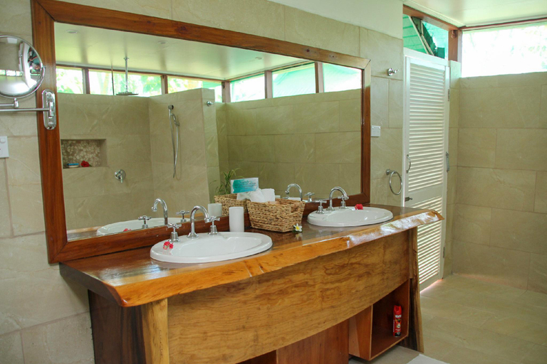 Bathroom, Nukubati Private Island Resort, Macuata