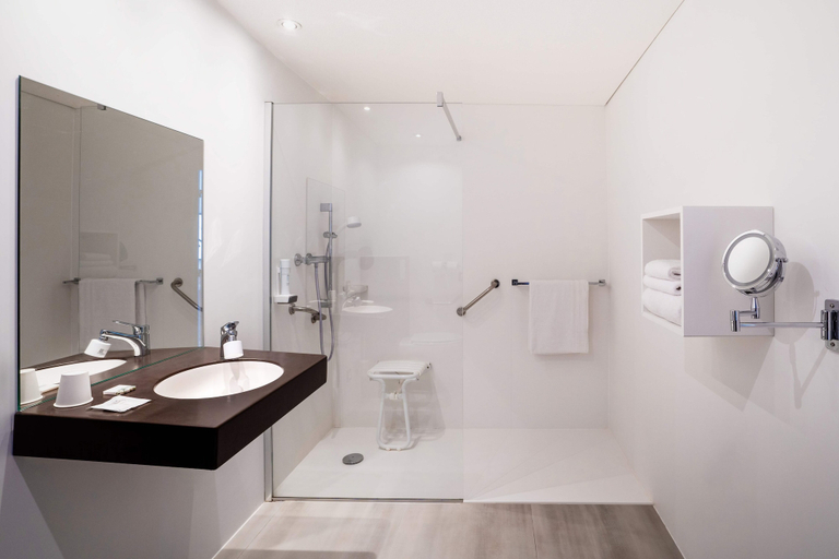 Bathroom 5, Domaine de Charmeil, Isère