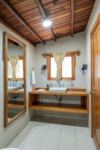 Bathroom 5, Blu Galapagos Sustainable Waterfront Lodge, Santa Cruz