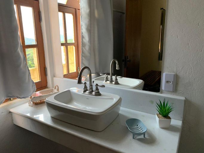 Bathroom 3, Hotel Fazenda Castelo Santa Clara, Lavrinhas