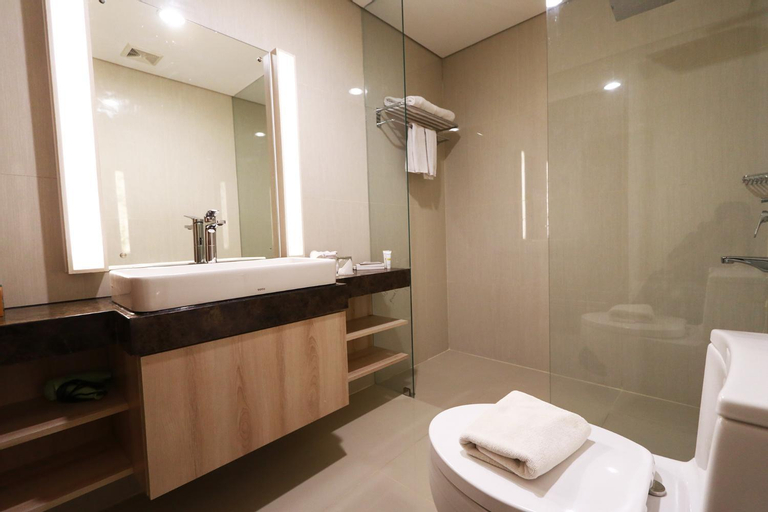 Bathroom 8