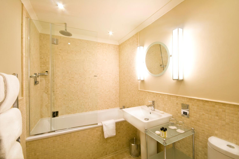 Bathroom 4, The Angel Hotel, Monmouthshire