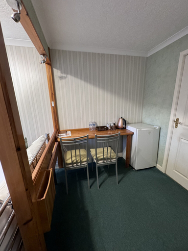 Others 5, All Seasons Gatwick Guest House, Surrey