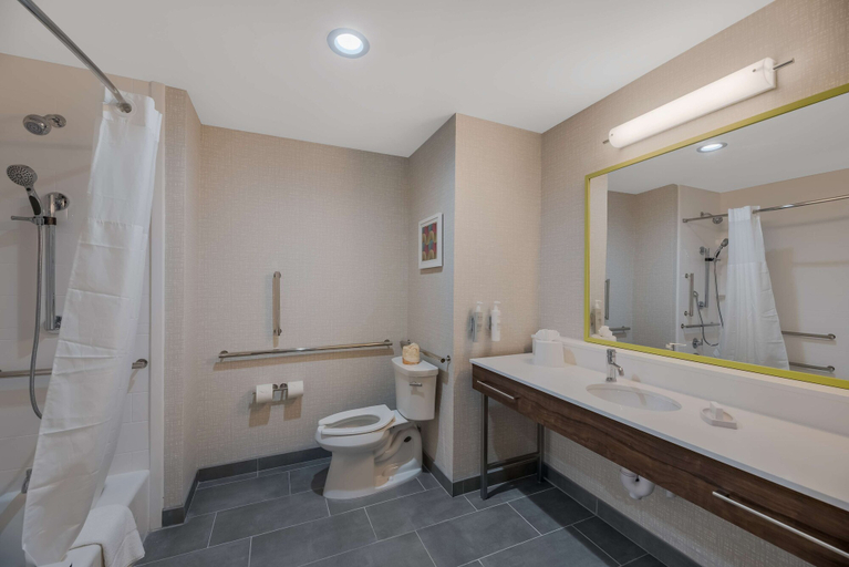 Bathroom 4, Hampton Inn Williams, Coconino