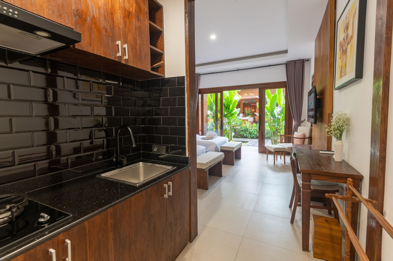 Dining Room 15