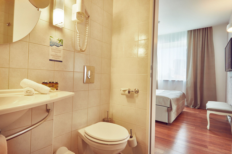 Bathroom 5, MyContinental Sibiu, Sibiu