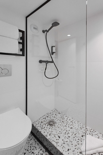 Bathroom 5, Trendy Canette Hotel, Paris
