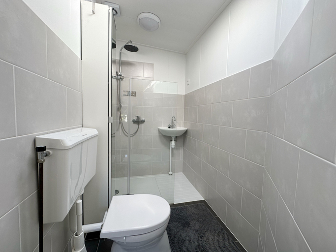 Bathroom 5, Recreatiepark De Wielen, Harenkarspel