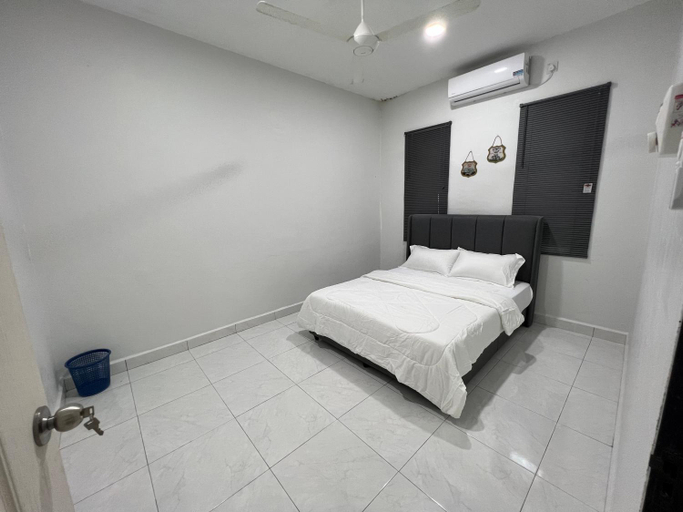 Bedroom, HOMESTAY WADIHANA, Yan