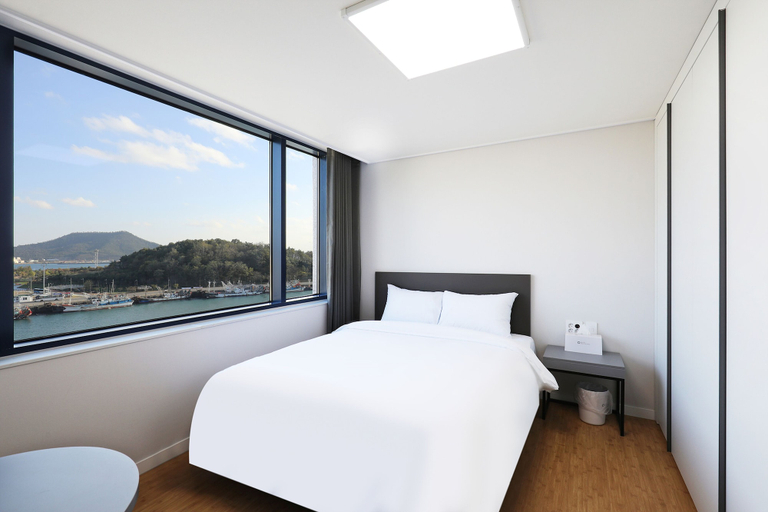 Bedroom 4, Mokpo Ocean Hotel, Muan