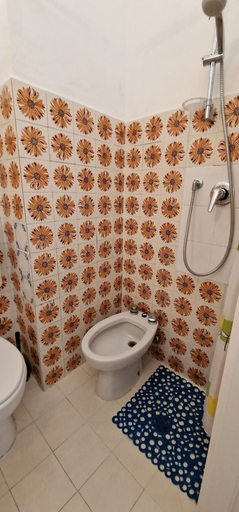 Bathroom 3, Hotel Bellavista, Napoli