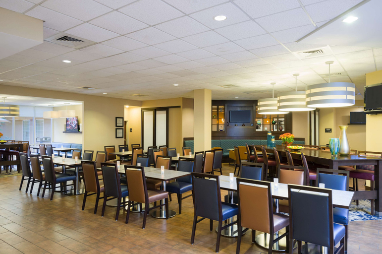 Food & Drinks 5, Hampton Inn & Suites Hershey, Dauphin