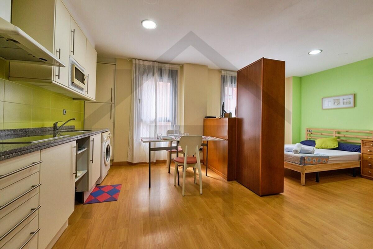Others 5, Loft en Oviedo - Ideal para 3 personas, Asturias