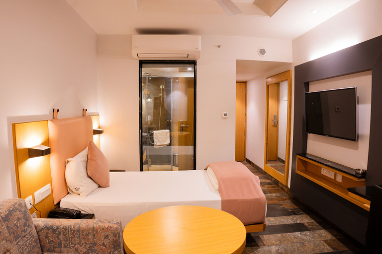 Bedroom 3, Jain's Hotel Rajhans, Bhopal