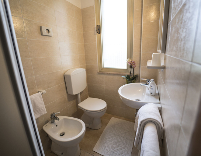 Bathroom 3, HOTEL APLO - BREAKFAST EXPERIENCE, Ravenna