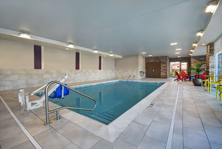 Sport & Beauty 5, Home2 Suites by Hilton Columbus, Bartholomew