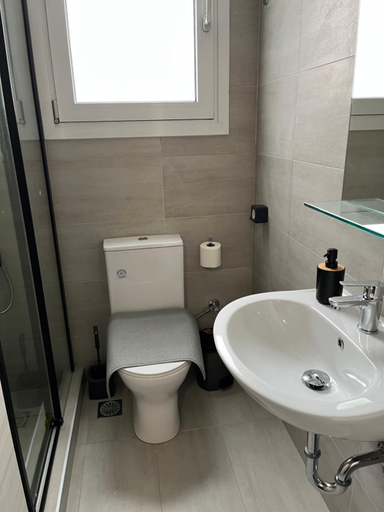 Bathroom, Vamelon, Attica