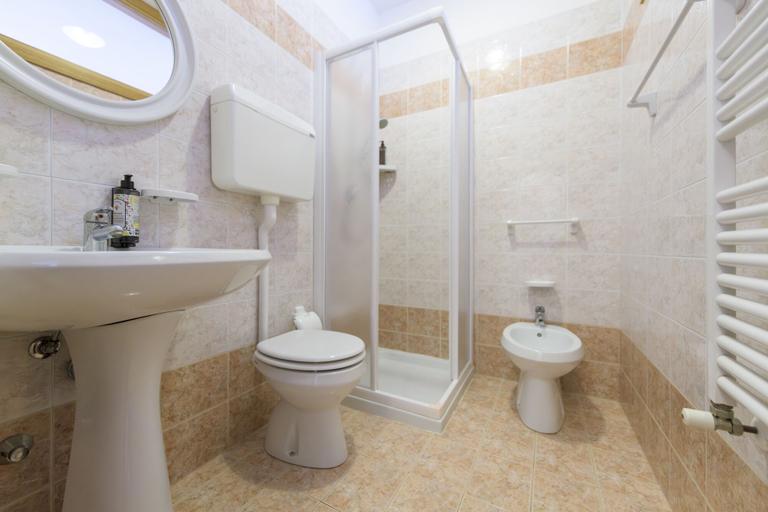 Bathroom 5, Hotel Antico Monastero, Brescia