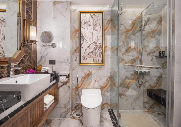 Bathroom 7