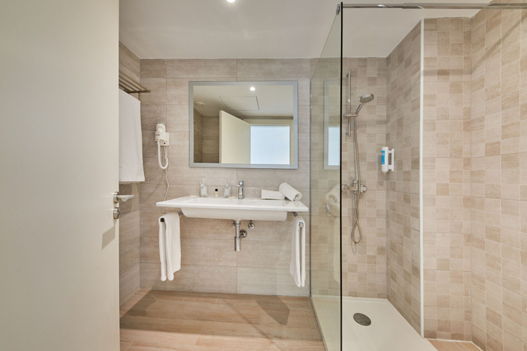 Bathroom 5, Calanova Sports Residence, Baleares