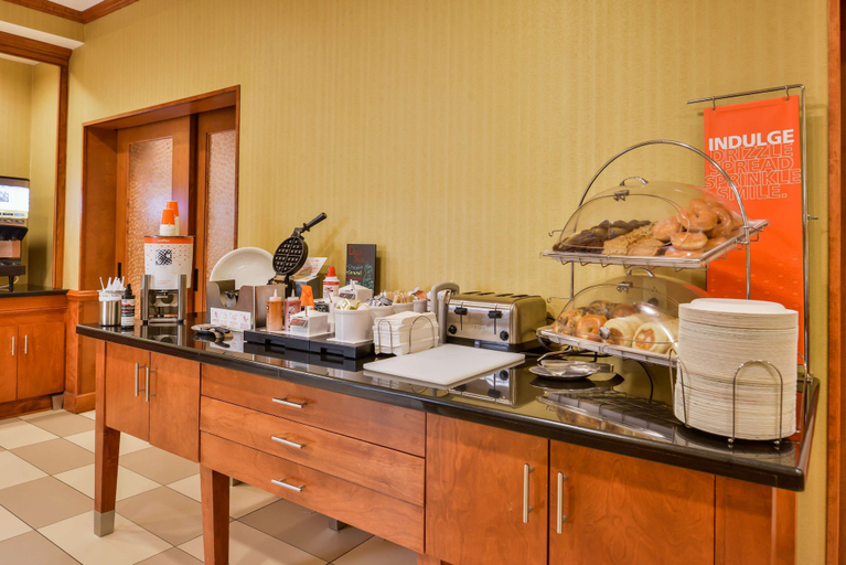 Food & Drinks 5, Hampton Inn Emporia, Emporia