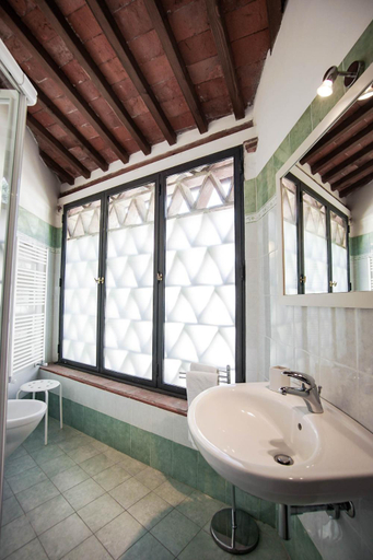 Bathroom 3, La Fabbrica, Pisa