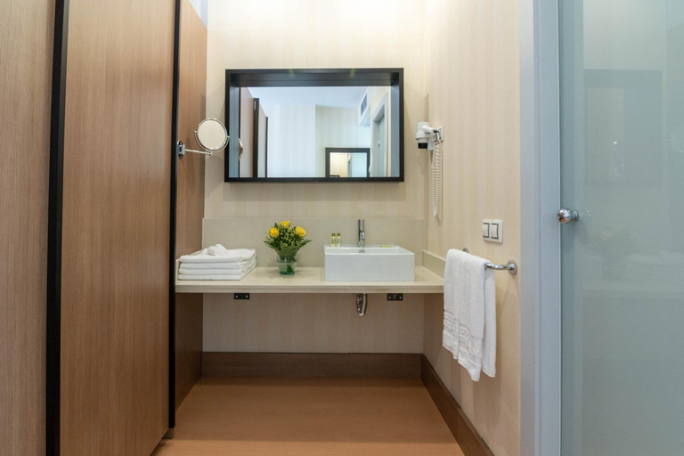 Bathroom 4, Ibersol Atrio del Mar, Murcia
