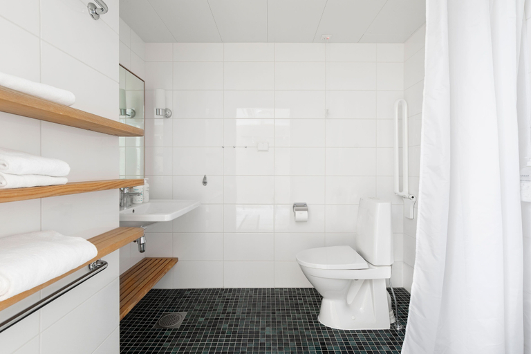 Bathroom 5, Original Sokos Hotel Tapiola Garden, Uusimaa