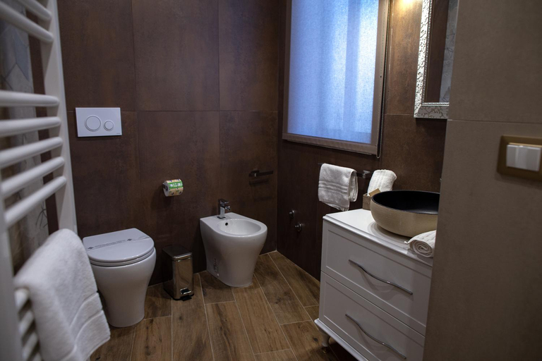 Bathroom 5, OPERAPRIMASUITE, Messina