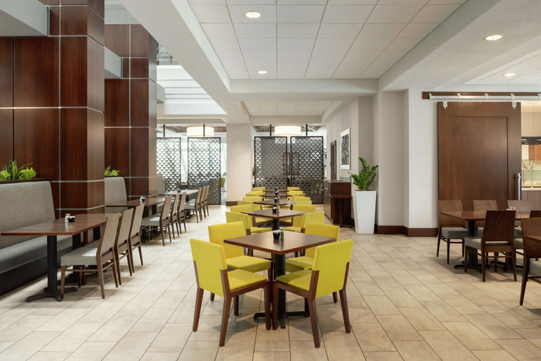 Food & Drinks 5, Embassy Suites by Hilton Indianapolis Downtown, Indianapolis