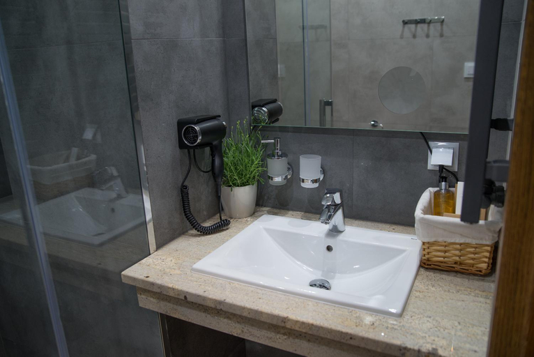 Bathroom 2, Hotel Sukcesor, Zamość