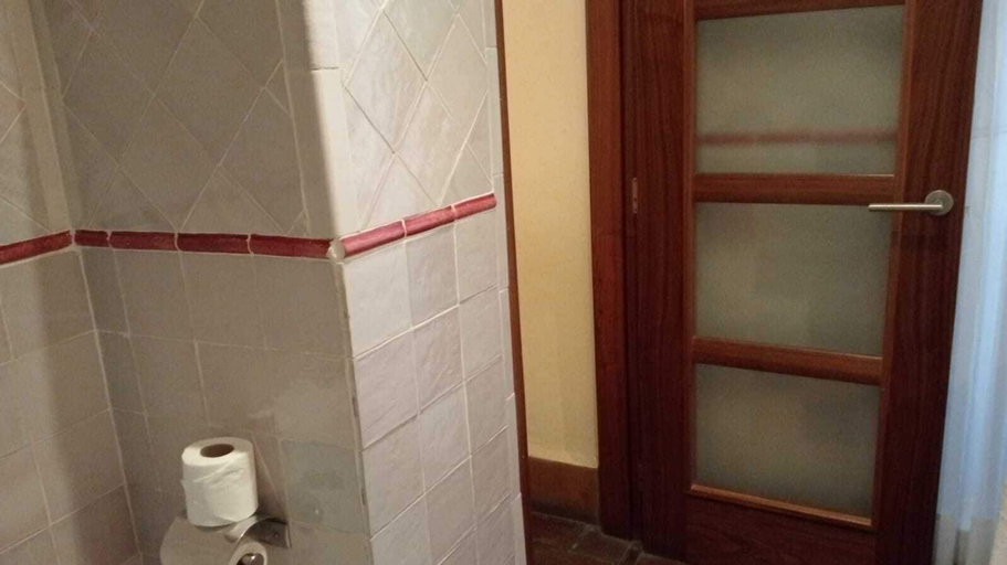 Bathroom 3, Casa Palacio Pilar del Toro, Granada