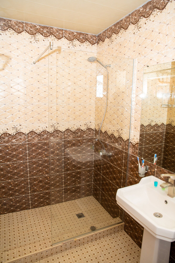 Bathroom 4, Khoreayi Dzor