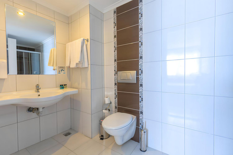 Bathroom, Akdora Elite Hotel & Spa All Inclusive, Manavgat