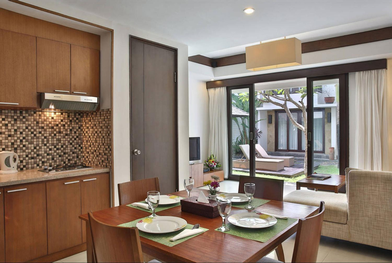 Dining Room 24