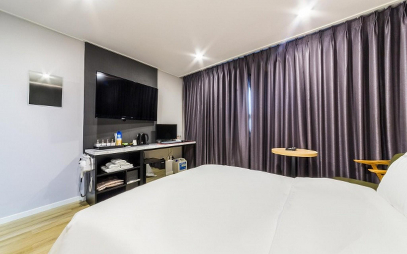 Bedroom 3, Incheon (Sungui Station) Bomnal, Nam
