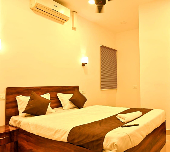 Others 5, Airport Stay, Pune