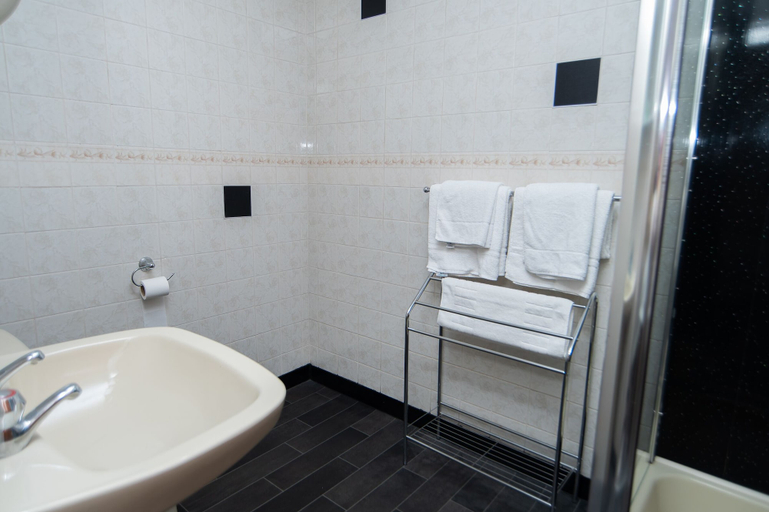 Bathroom 3, The Spread Eagle, Trafford