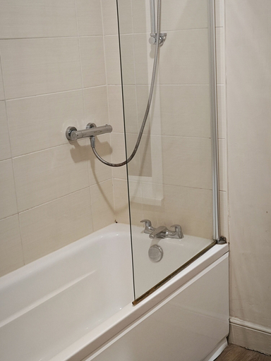 Bathroom 3, The Fountain Tuxford, Nottinghamshire