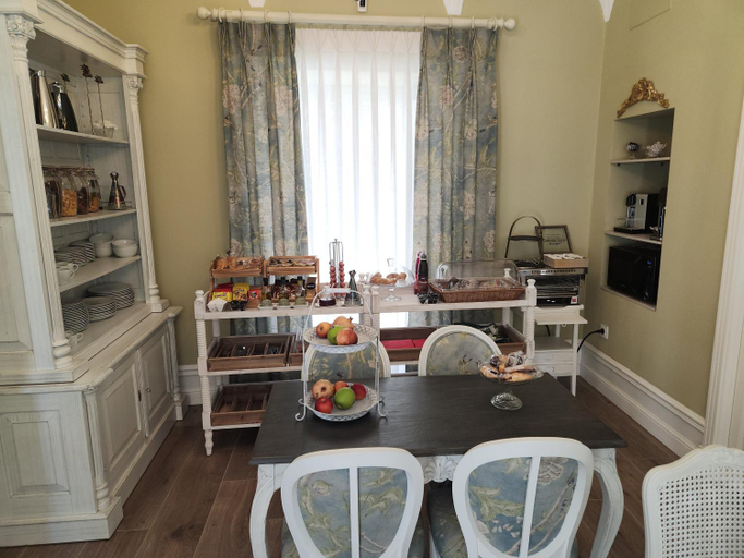 Food & Drinks 5, Hotel rural boutique Iulia 5 estrellas, Badajoz