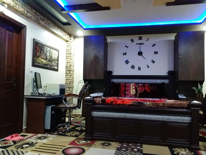 Others 4, Metro Hotel, Quetta