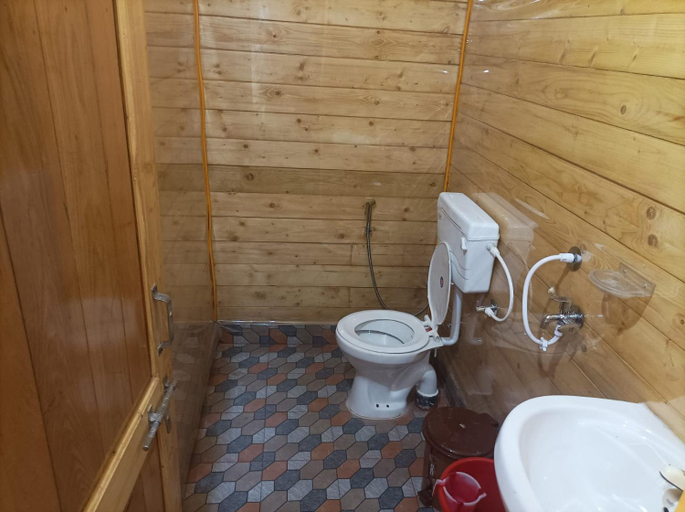Bathroom 2, Happy Shack Beach And Wooden Huts, South Goa